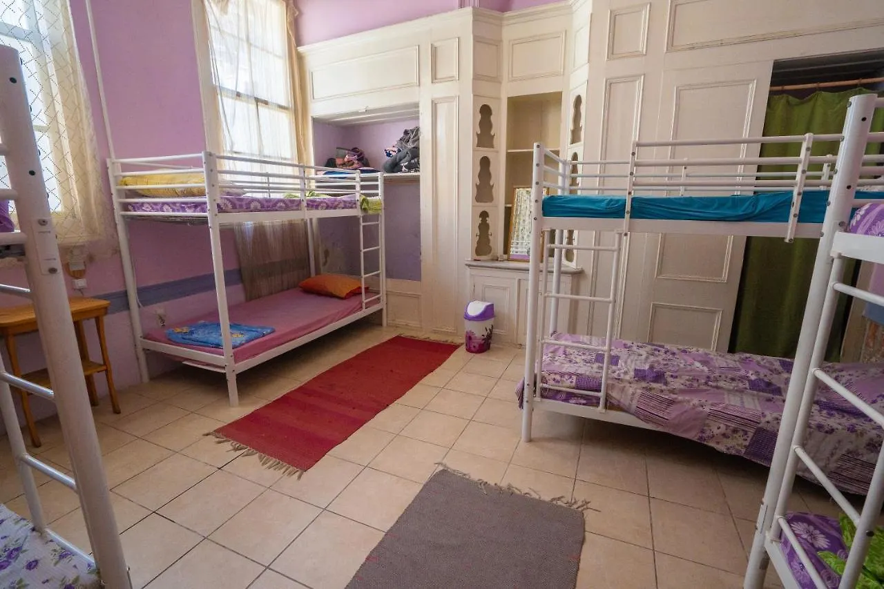 Lotus Garden Hostel Измир Турция