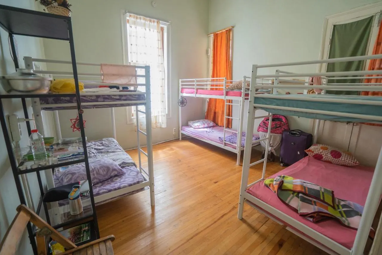 Lotus Garden Hostel Измир Турция