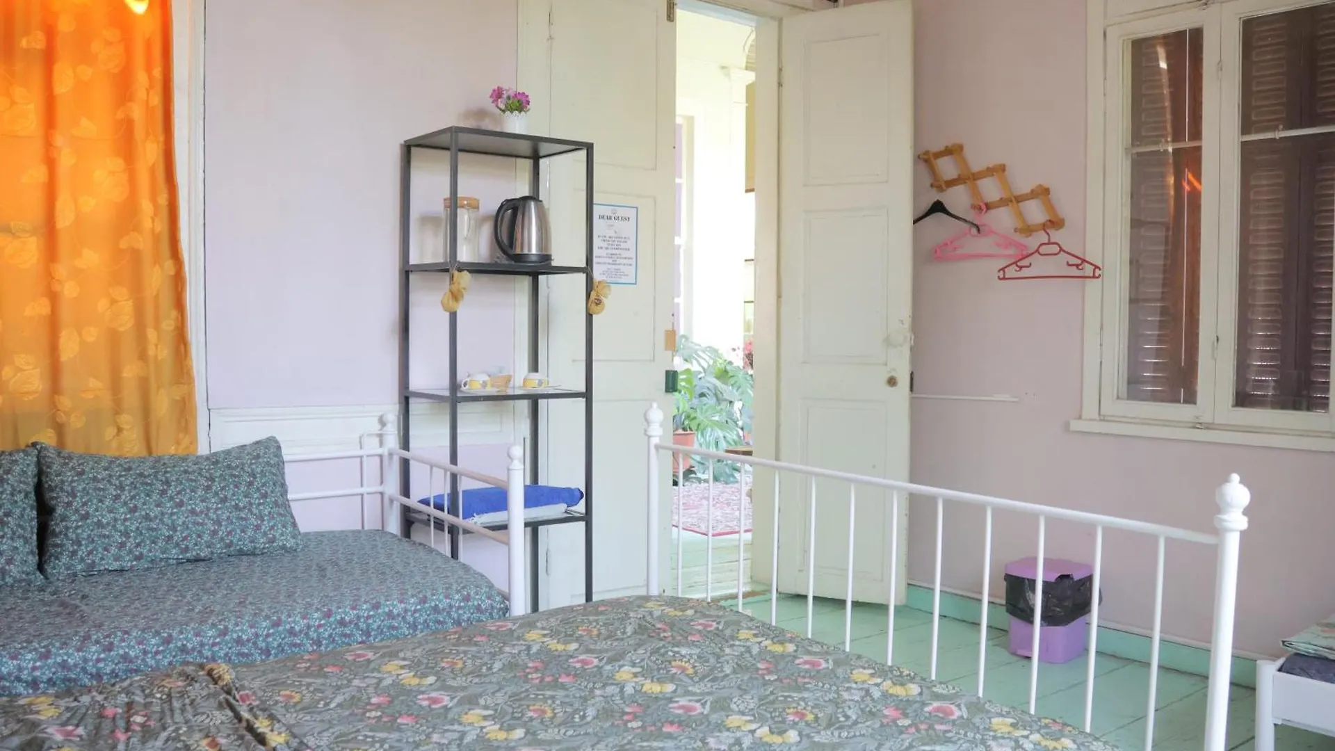 Lotus Garden Hostel Измир