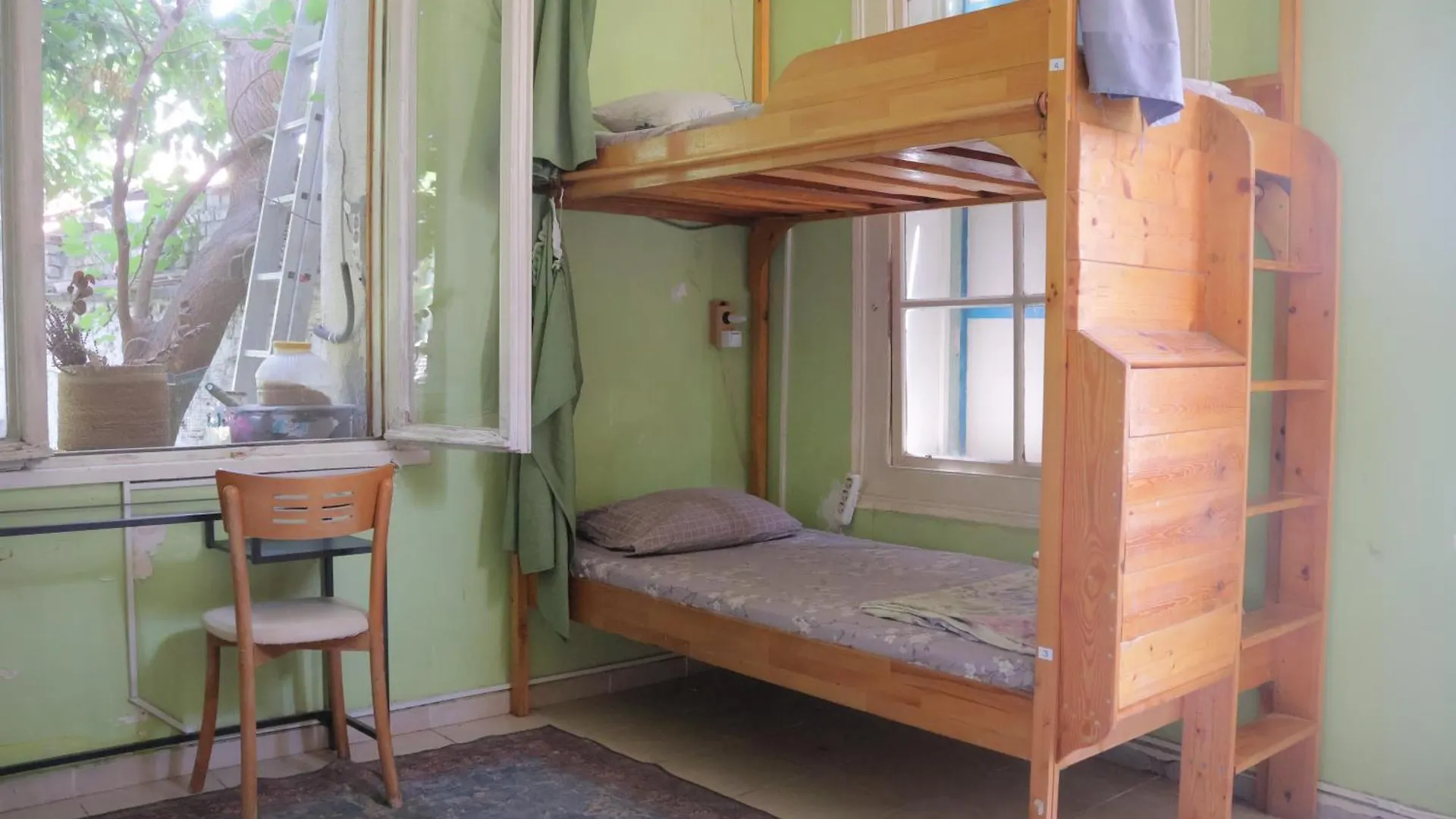 Lotus Garden Hostel Измир