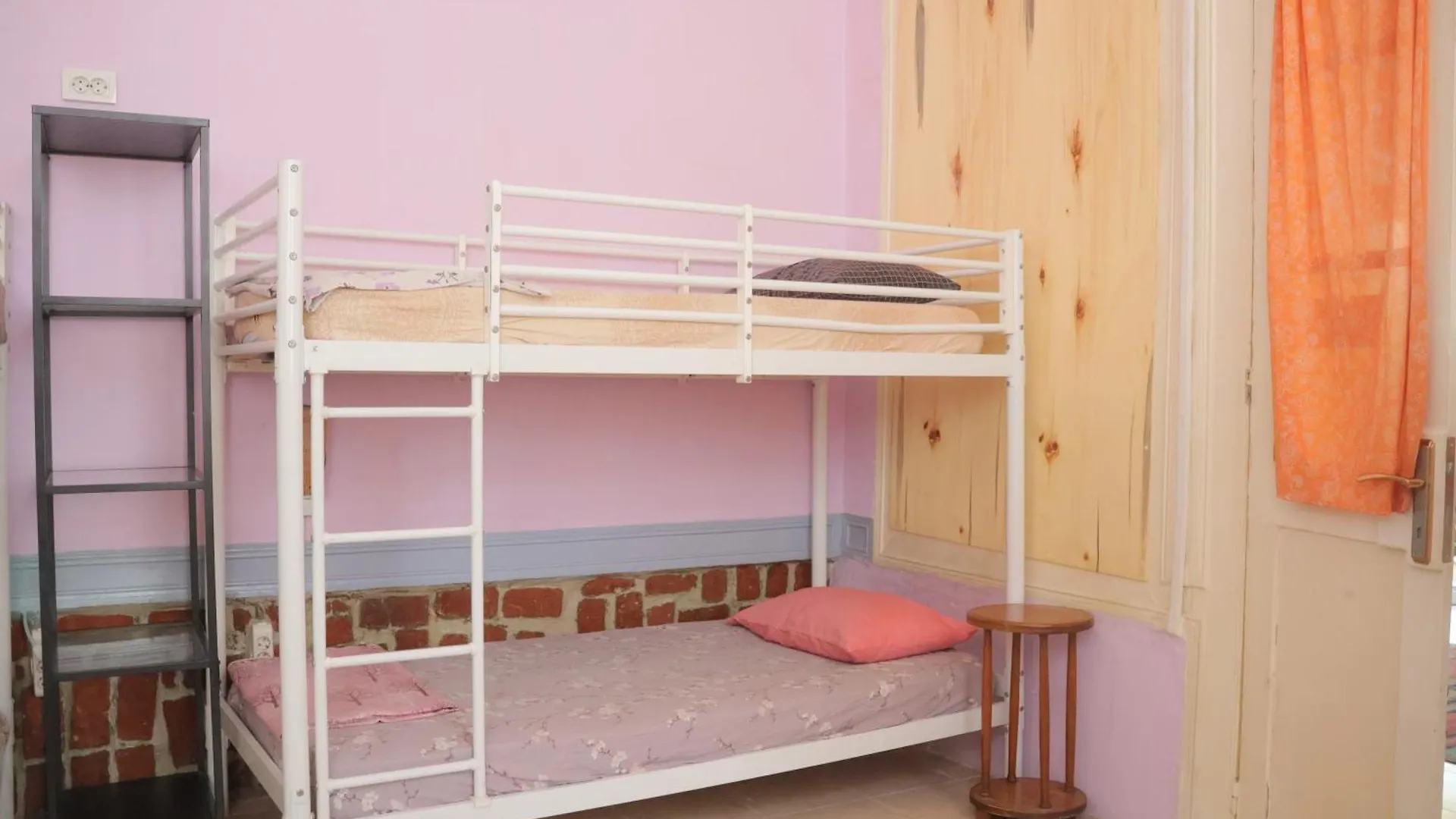 Lotus Garden Hostel Измир